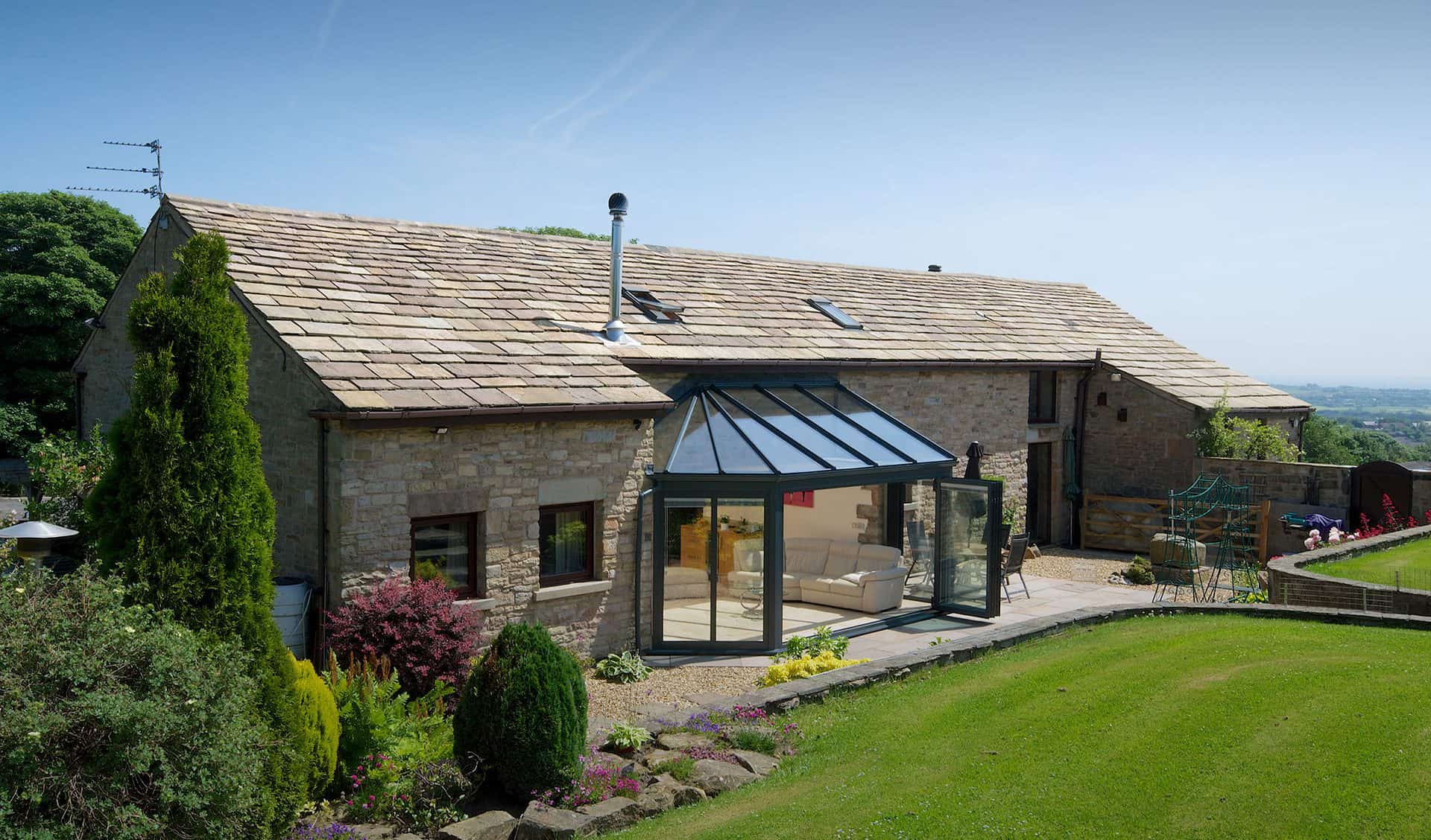 HOW TO CLEAN A CONSERVATORY ROOF: INSIDE AND OUT