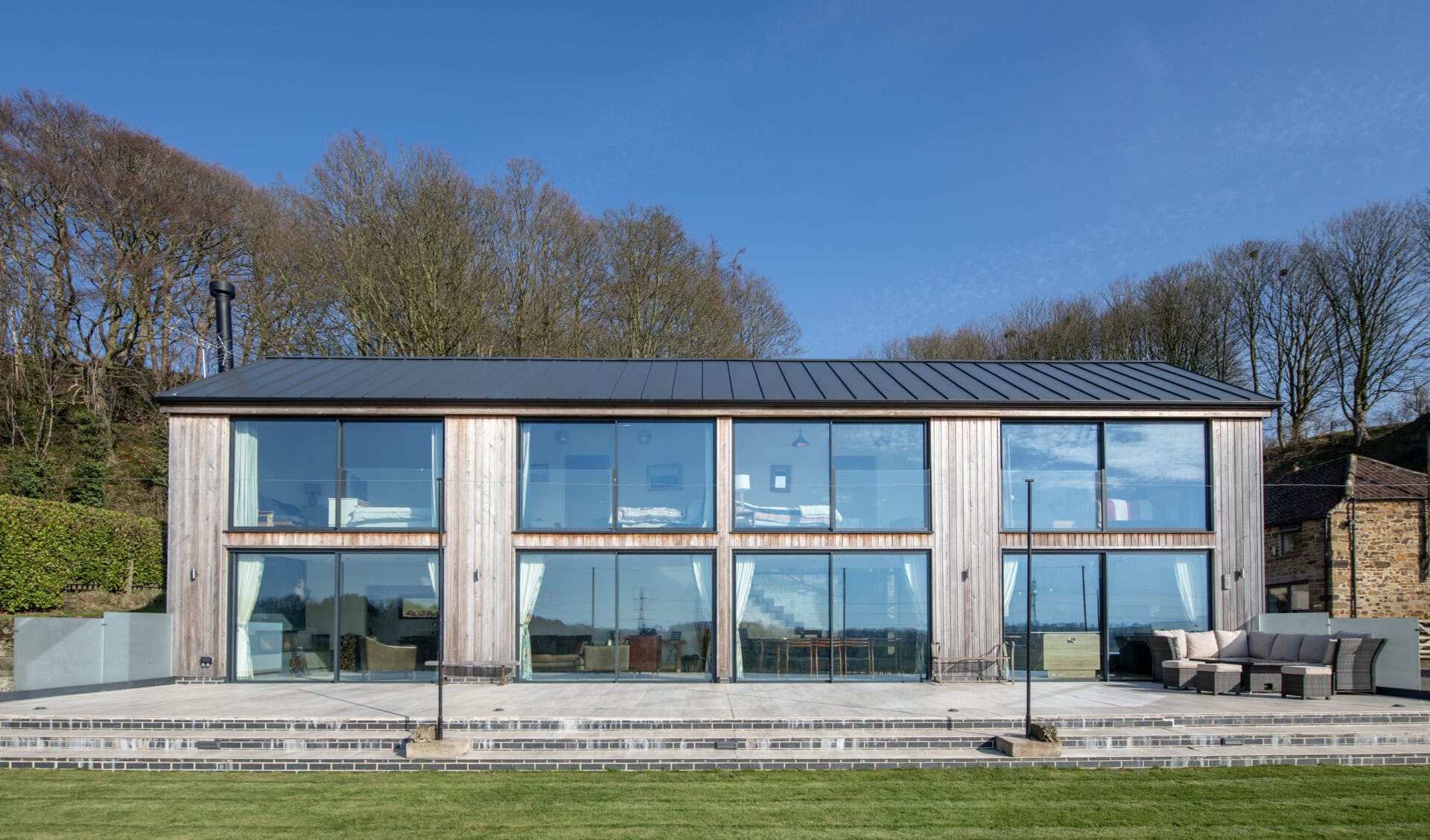 Window Design Trends: Less frame, More Glass