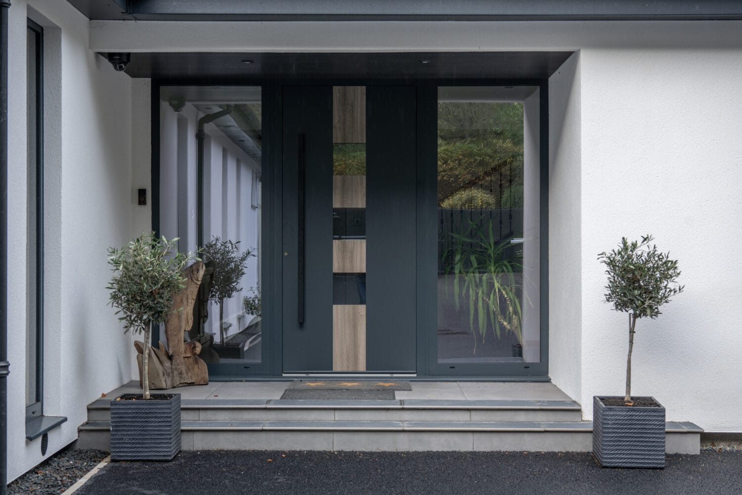 Modern bi-folding doors enhancing garden access and natural light at The Garden House, Aberdeen. Perfect for stylish, functional outdoor-indoor transitions.