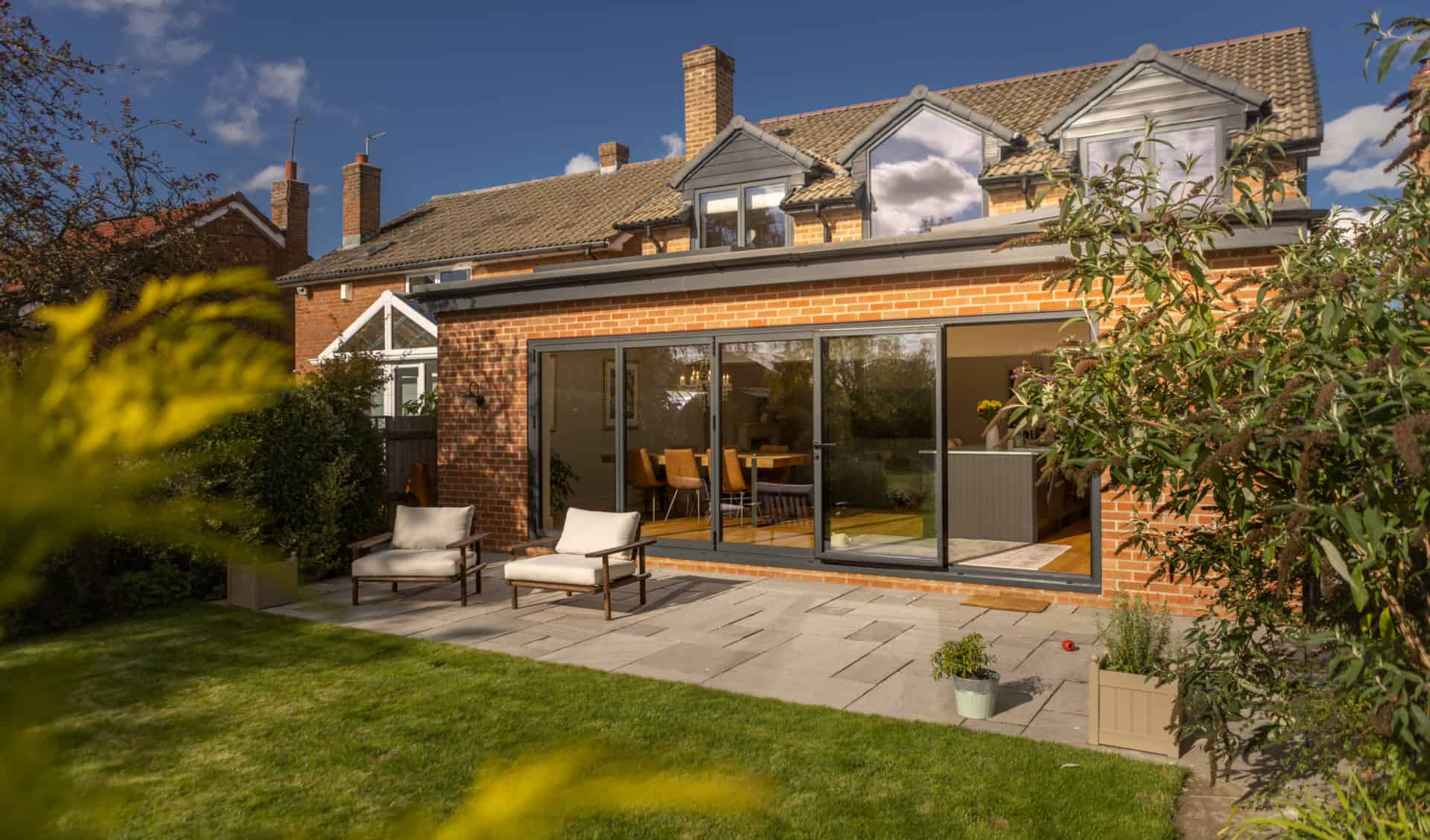 What are the benefits of having a traffic door?