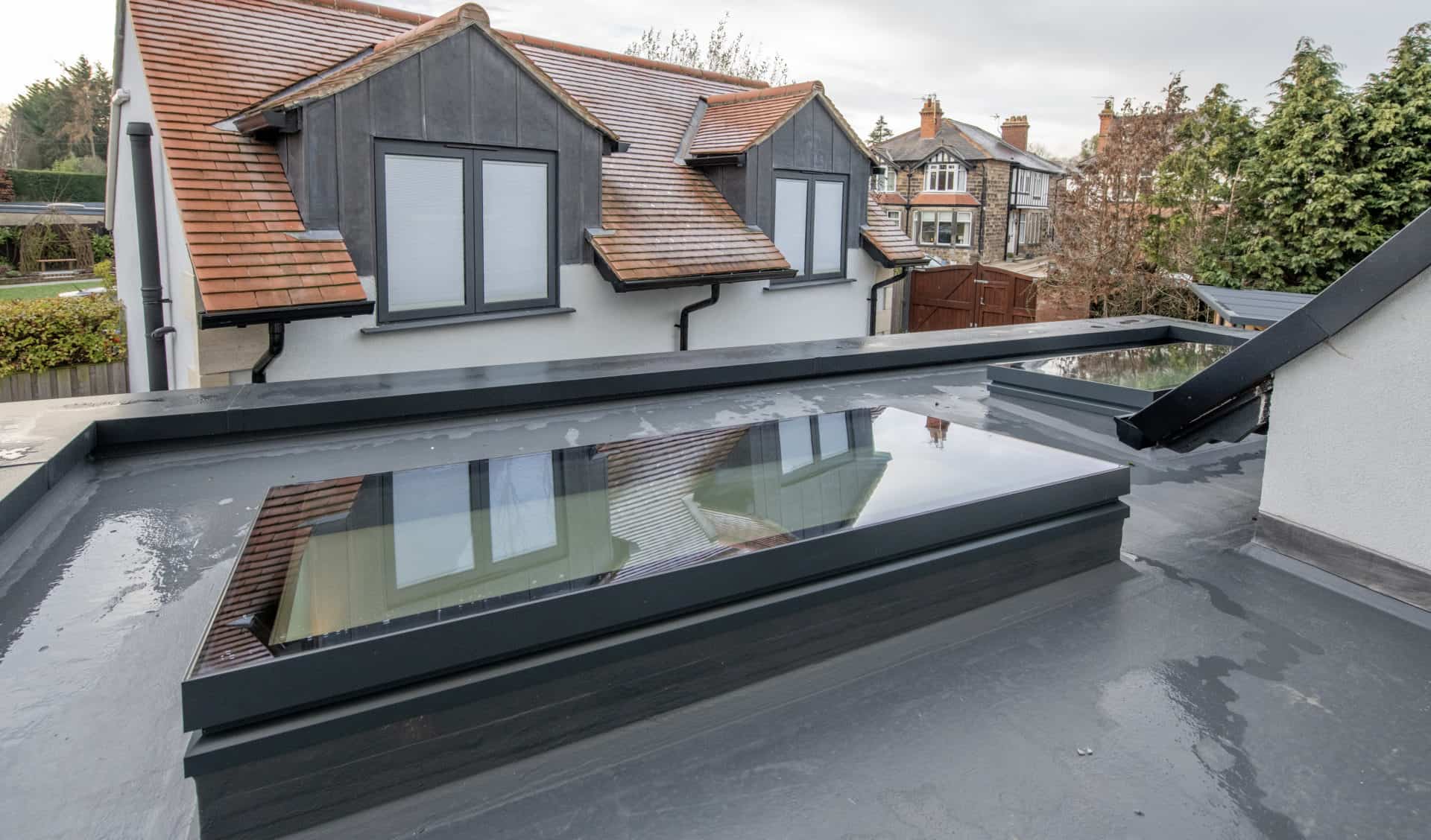 HOW TO CLEAN SKYLIGHTS: INSIDE AND OUT