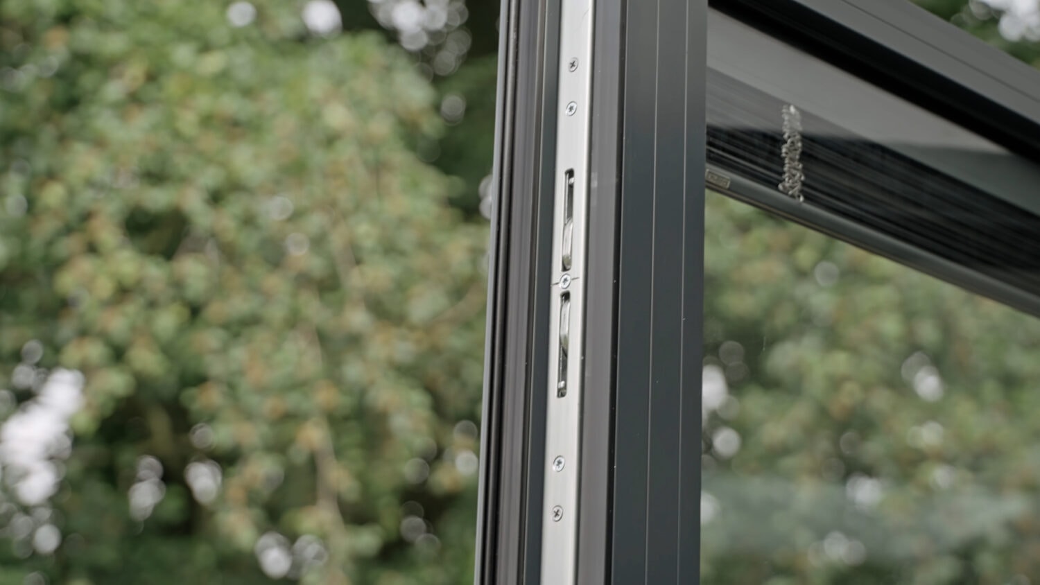 bifold door maintenance