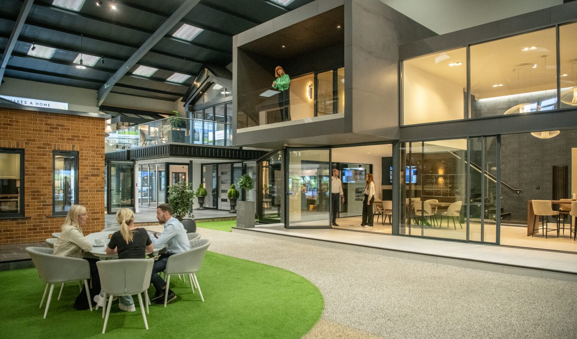 Why You Need to Visit an Express Bi-folds Showroom